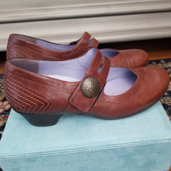 Marry Jane Low Heels - Picture 4 of 13